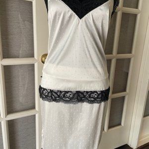 Les Jupons de Tess Paris Silk Lace Lingerie, Color Ivory and Black Lace NWT